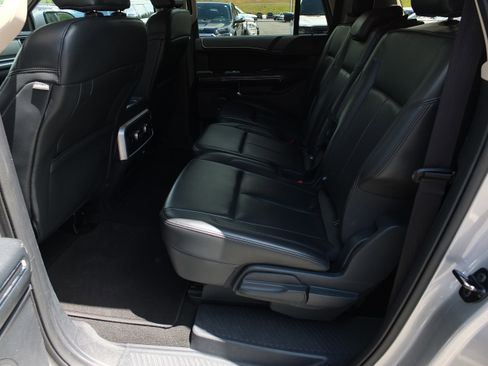 Used 2024 Ford Expedition Max XLT AWD/4WD image 12