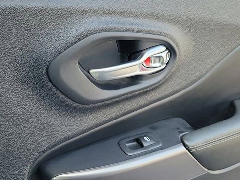 Used 2022 Jeep Cherokee Latitude Lux image 7