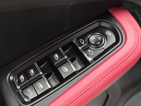 Used 2017 Porsche Macan AWD/4WD image 25