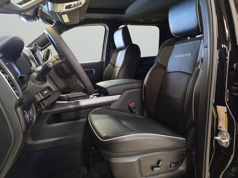 New 2026 RAM 2500 Laramie AWD/4WD image 13