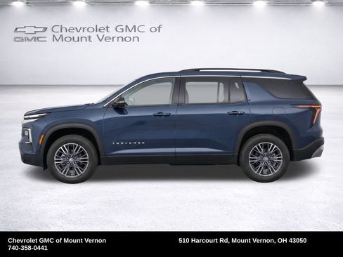 Used 2025 Chevrolet Traverse LT FWD image 7