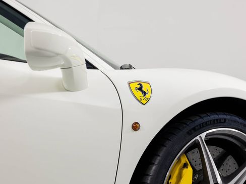 Certified 2014 Ferrari 458 Italia Coupe image 15