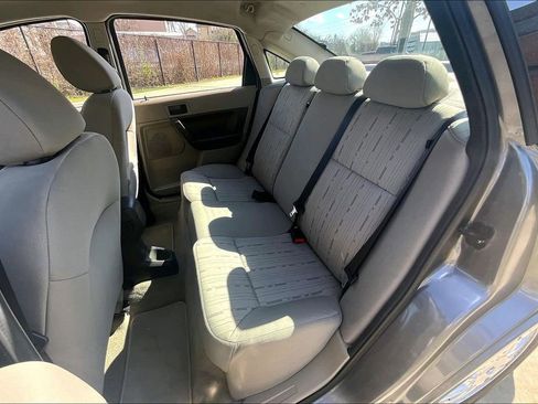 Used 2010 Ford Focus SE image 33