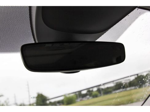 Used 2024 Volkswagen Taos SE w/ Panoramic Sunroof Package AWD/4WD image 26