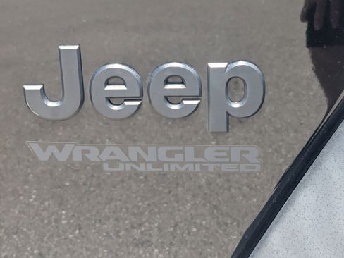 Used 2022 Jeep Wrangler Unlimited Sport image 15