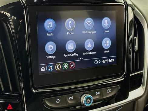 Used 2023 Chevrolet Traverse LT image 12