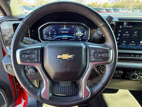 Used 2025 Chevrolet Silverado 2500 LT w/ Convenience Package image 16