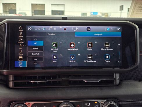 Used 2024 Jeep Wrangler Unlimited Rubicon w/ Technology Group image 15