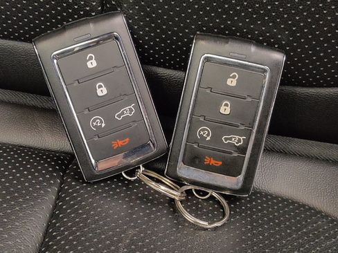 Used 2022 Jeep Grand Cherokee Limited 4xe w/ Luxury Tech Group II AWD/4WD image 32