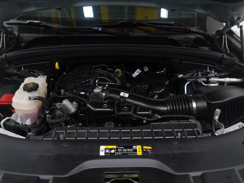 Used 2024 Jeep Grand Cherokee Altitude image 25