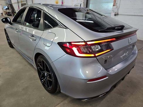 Used 2023 Honda Civic Sport Touring image 3