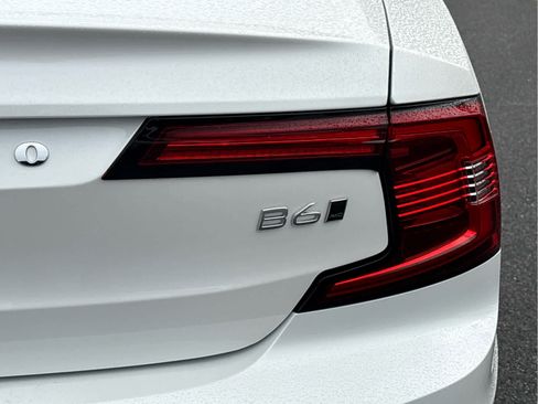 Used 2025 Volvo S90 B6 Ultra w/ Protection Package Premier image 6