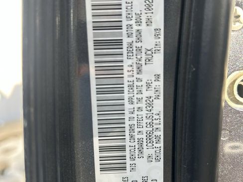 Used 2018 RAM 1500 Classic SLT image 11