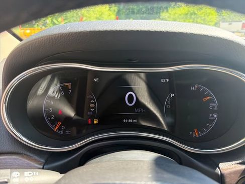 Used 2016 Jeep Grand Cherokee Limited AWD/4WD image 17