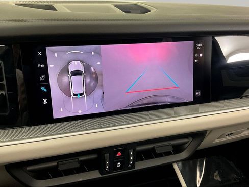 Used 2024 Porsche Cayenne AWD/4WD image 14