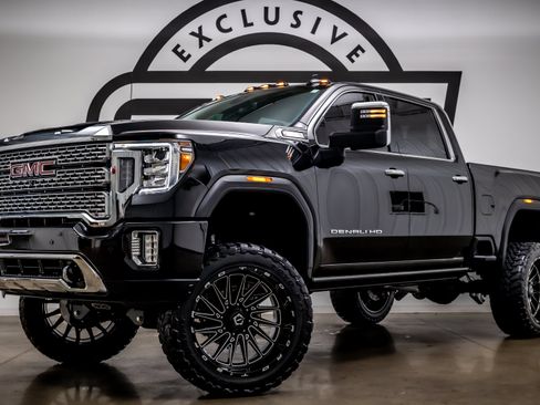 Used 2022 GMC Sierra 2500 Denali AWD/4WD image 1