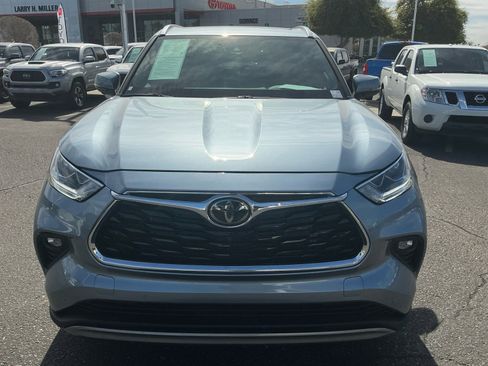 Used 2024 Toyota Highlander Platinum image 23