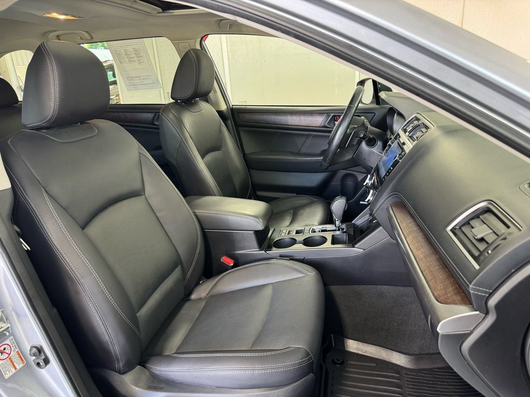 Used 2018 Subaru Outback 3.6R Limited AWD/4WD image 31