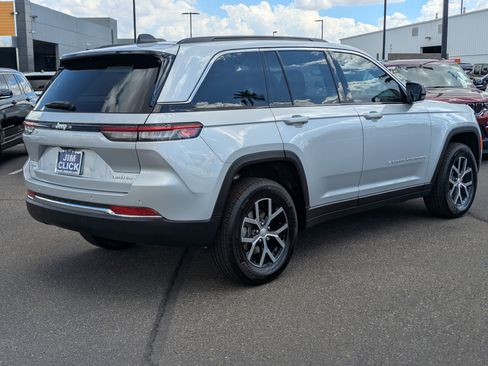 New 2025 Jeep Grand Cherokee Limited w/ Trailer Tow Package image 2