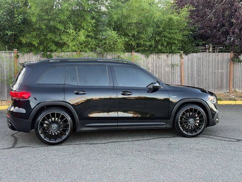 Used 2021 Mercedes-Benz GLB 35 AMG 4MATIC w/ AMG Night Package image 4