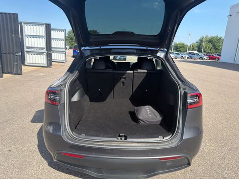 Used 2021 Tesla Model Y Long Range AWD/4WD image 10