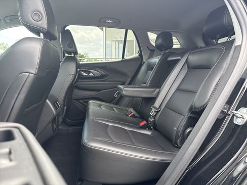 Used 2024 GMC Terrain SLT FWD image 18