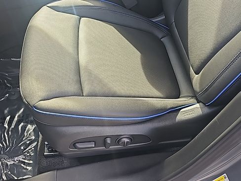 Used 2025 Buick Encore GX Sport Touring w/ Advanced Technology Package image 11