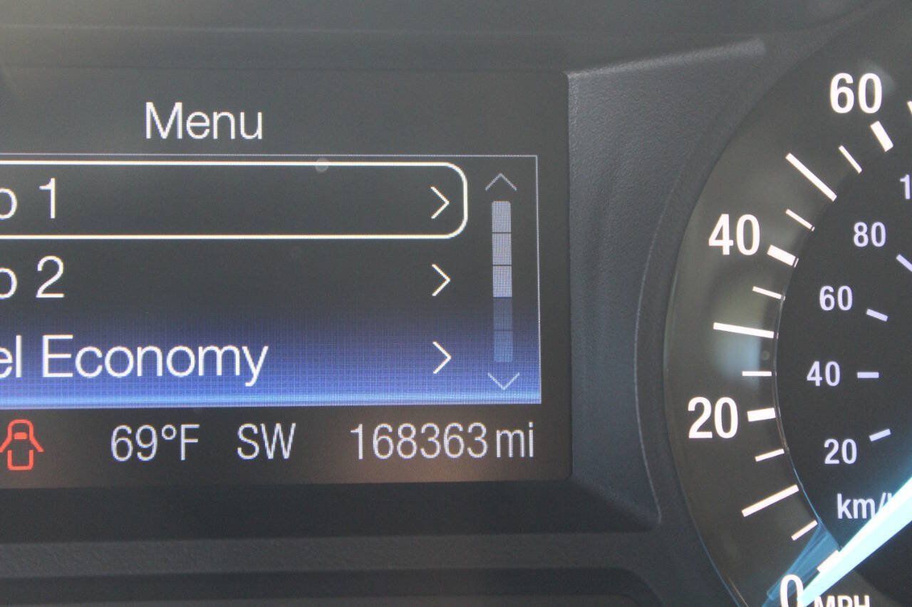Used 2018 Ford Edge SE FWD image 21