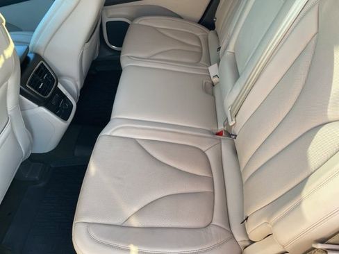 Used 2020 Lincoln Nautilus Reserve image 37