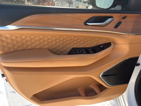 Used 2025 Jeep Grand Cherokee L Summit image 13