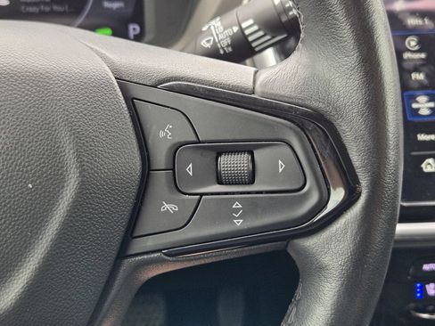 Used 2023 Chevrolet Bolt EUV Premier w/ Sun & Sound Package FWD image 31