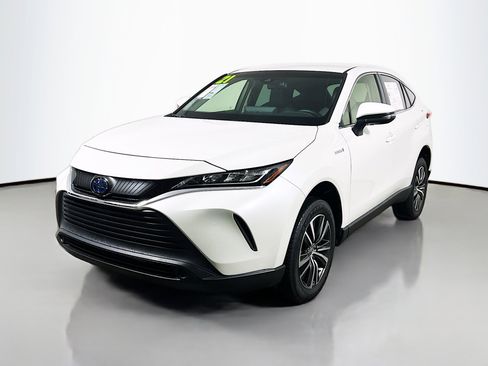 Used 2021 Toyota Venza LE w/ Carpet Mat Package (TMS) image 10