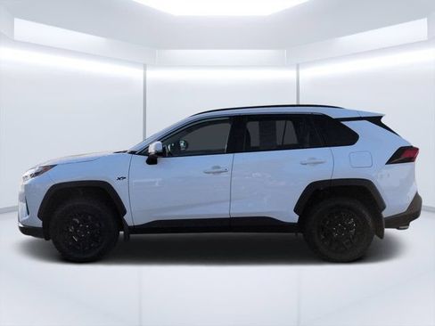Used 2025 Toyota RAV4 XLE w/ Convenience Package FWD image 6