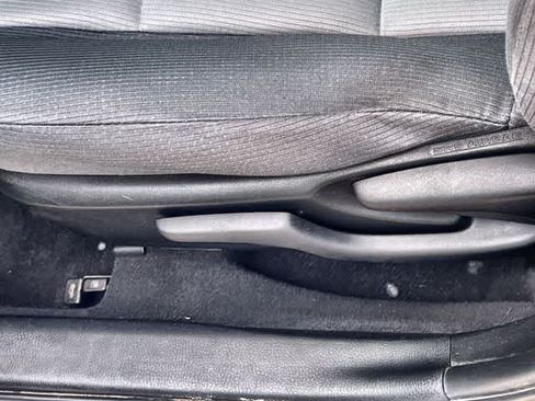 Used 2016 Toyota Corolla L FWD image 29