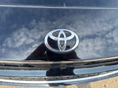 Used 2024 Toyota Crown AWD/4WD image 11