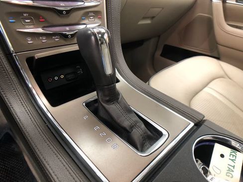Used 2015 Lincoln MKX FWD w/ Equipment Group 102A image 17