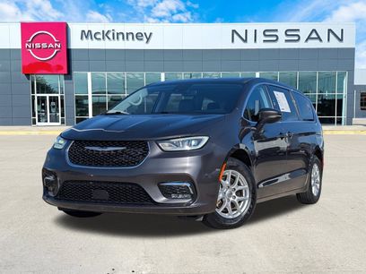 Used 2023 Chrysler Pacifica Touring-L