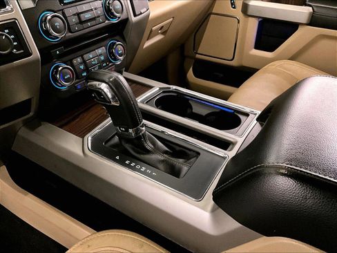 Used 2015 Ford F150 Lariat image 16