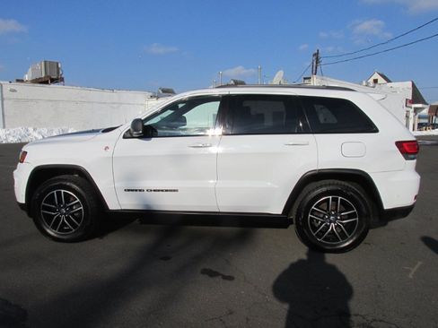 Used 2017 Jeep Grand Cherokee Trailhawk w/ Trailhawk Luxury Group AWD/4WD image 19