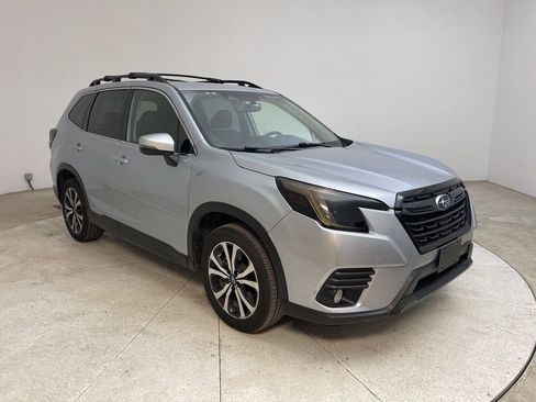 Used 2022 Subaru Forester Limited w/ Popular Package #3 image 4