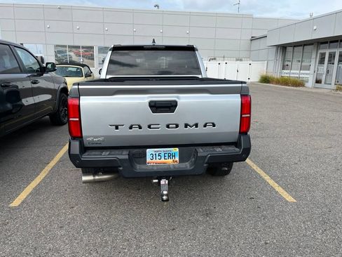 Used 2025 Toyota Tacoma SR w/ SR Upgrade Package AWD/4WD image 6