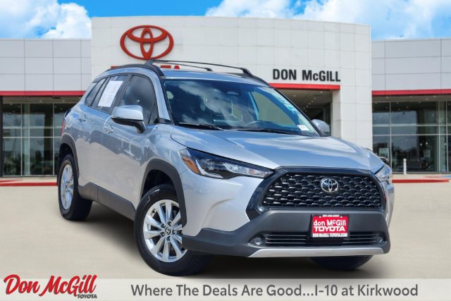 Certified 2024 Toyota Corolla Cross LE w/ Moonroof Package FWD image 1