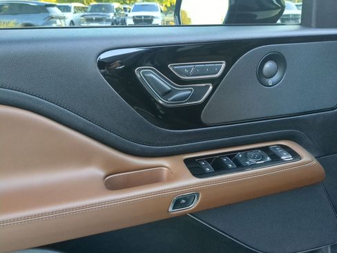 Used 2023 Lincoln Aviator Reserve w/ Elements Package Plus image 12