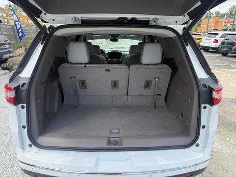 Used 2019 Chevrolet Traverse Premier w/ Driver Confidence II Package FWD image 10