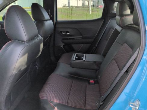 Used 2025 Nissan Kicks SR FWD image 13