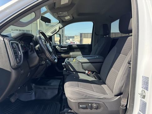 Used 2022 Chevrolet Silverado 3500 LT w/ Convenience Package image 18