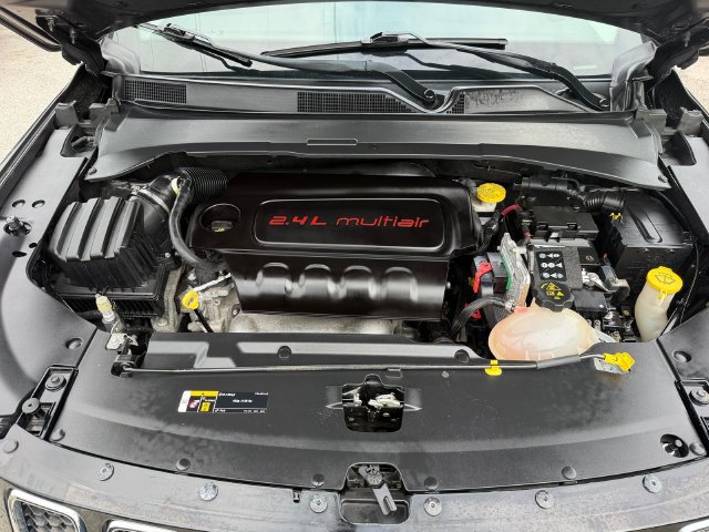 Used 2018 Jeep Compass Latitude w/ Popular Equipment Group FWD image 19