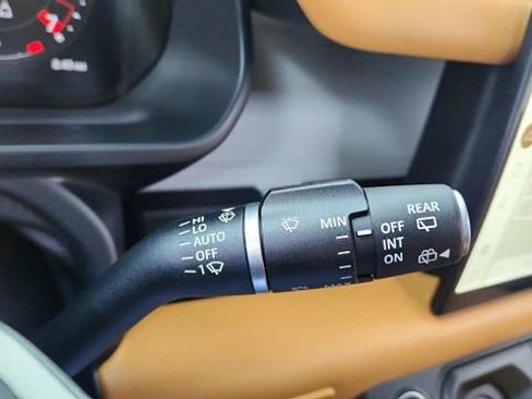 Used 2024 Land Rover Defender 110 SE image 44