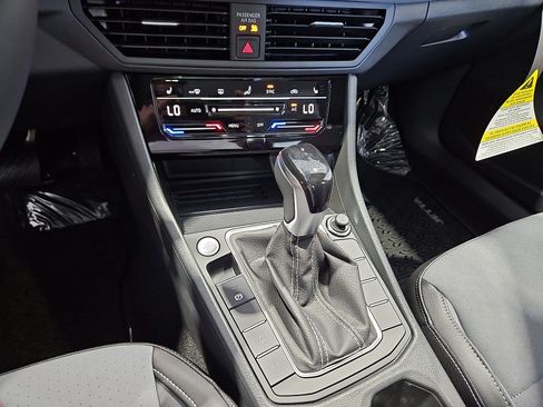 New 2026 Volkswagen Jetta SE FWD image 23