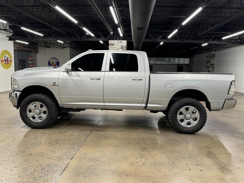 Used 2015 RAM 2500 Tradesman w/ Chrome Appearance Group AWD/4WD image 4